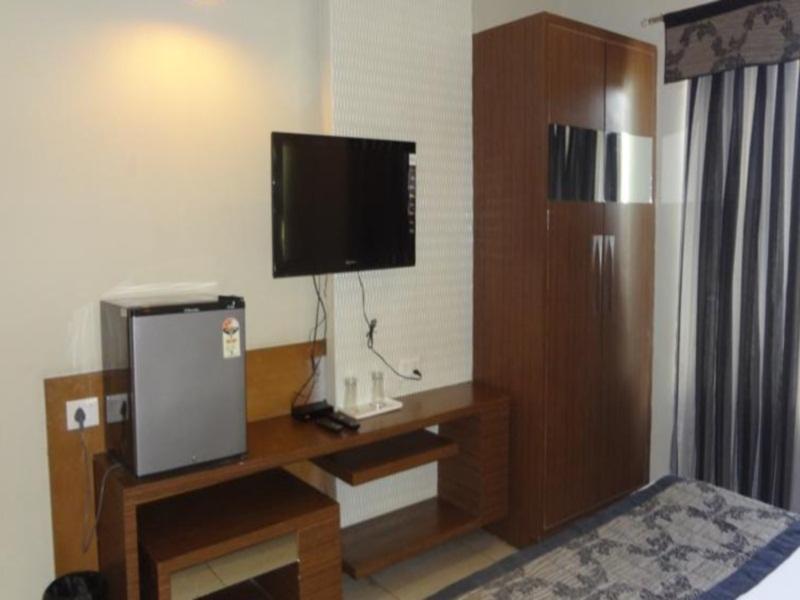 Hotel Sheela Shree Plaza Джхансі Екстер'єр фото