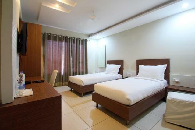 Hotel Sheela Shree Plaza Джхансі Екстер'єр фото